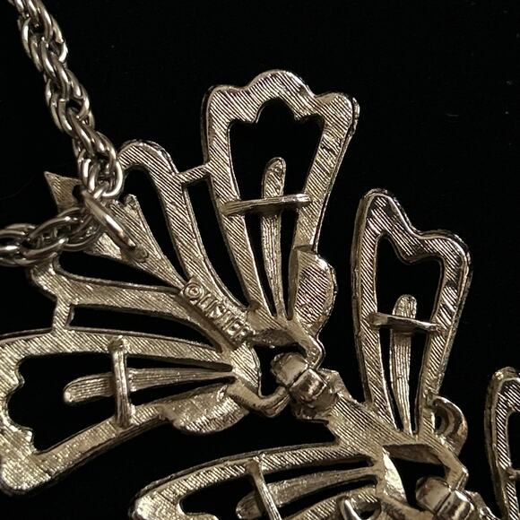 Vintage Lisner Silver Tone Ornate Statement Marked Pendant 18 inch Necklace - Picture 7 of 9